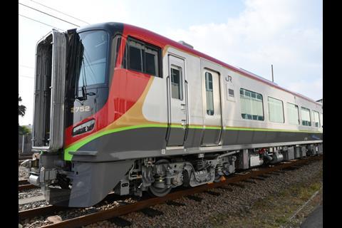 End gangways will allow the Series 2700 DMUs to operate in multiple on Limited Express services. (Photo: Akihiro Nakamura)